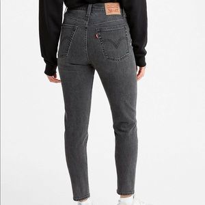 NWT Levi’s Wedgie Skinny Button Fly Jeans